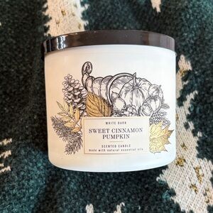 White Barn Sweet Cinnamon Pumpkin Candle *NEW*